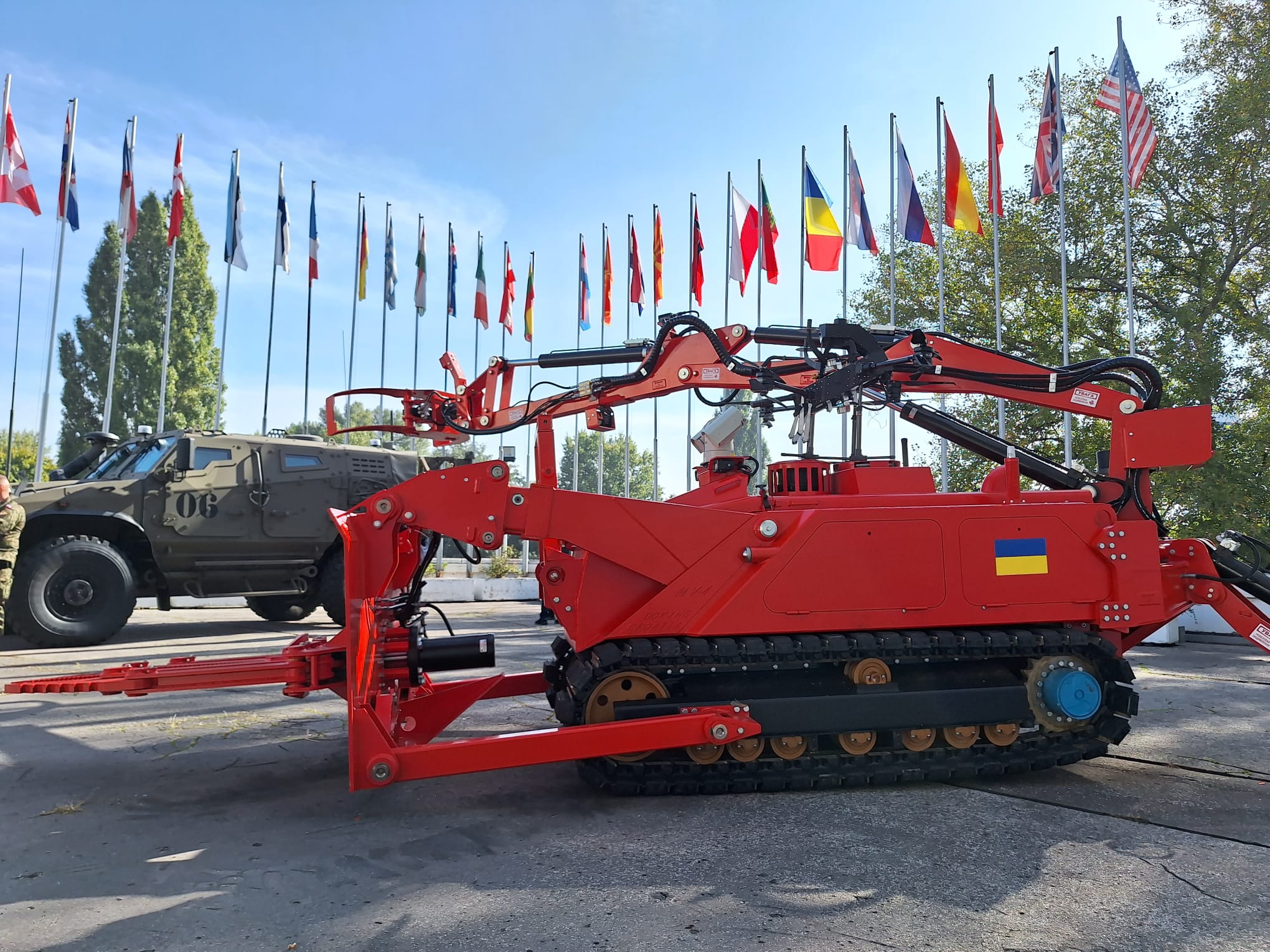 DOK-ING MV-4 EOD robotic system