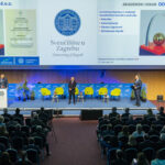 DOK-ING receiving the Academic Oscar